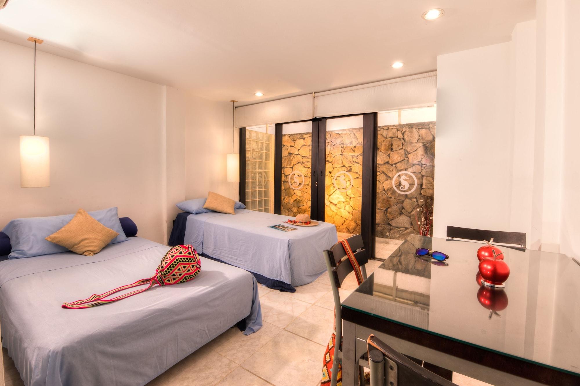 Santorini Hotel 4*