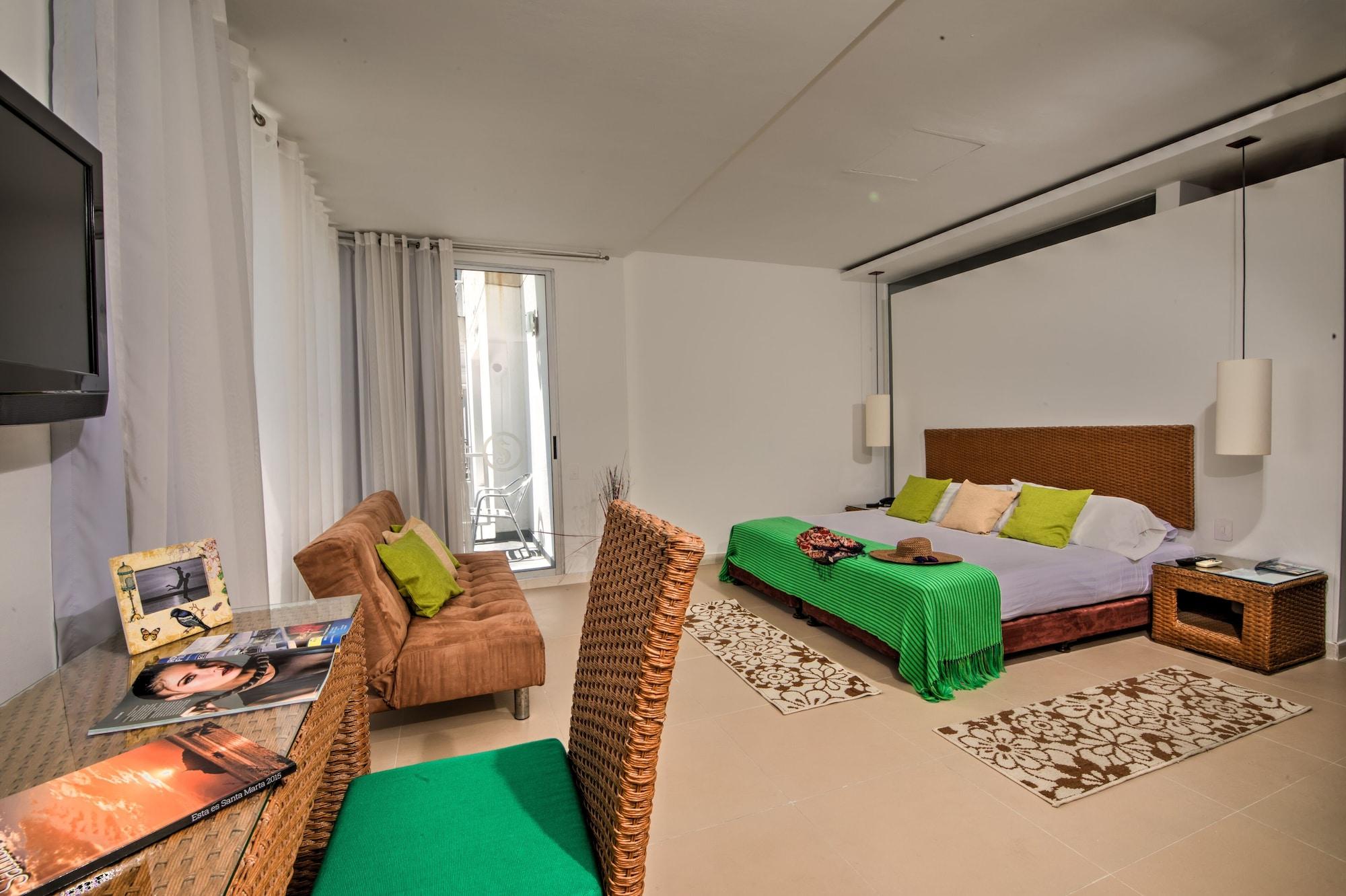 Hotel Santorini 4*