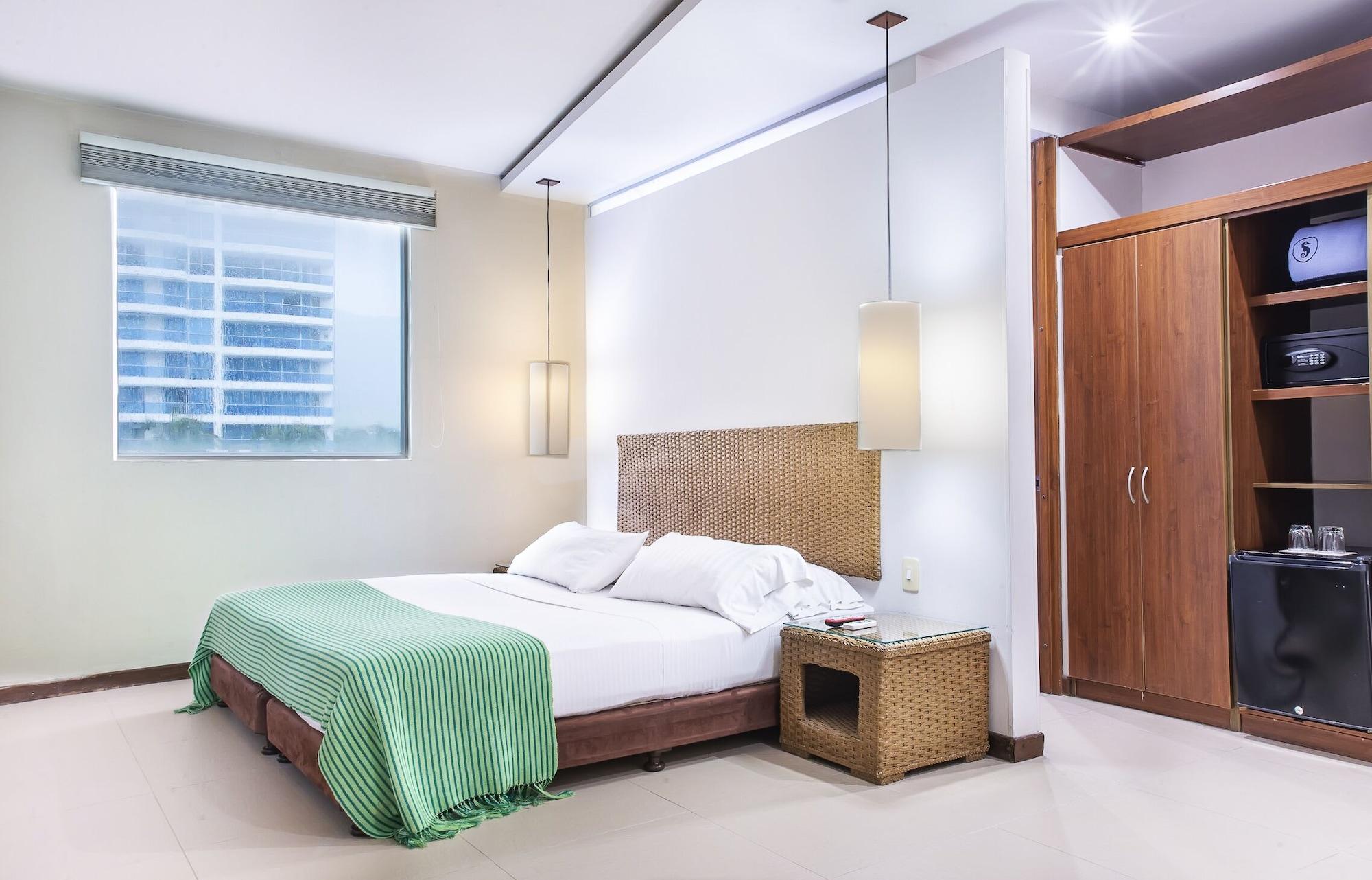 Santorini 4*