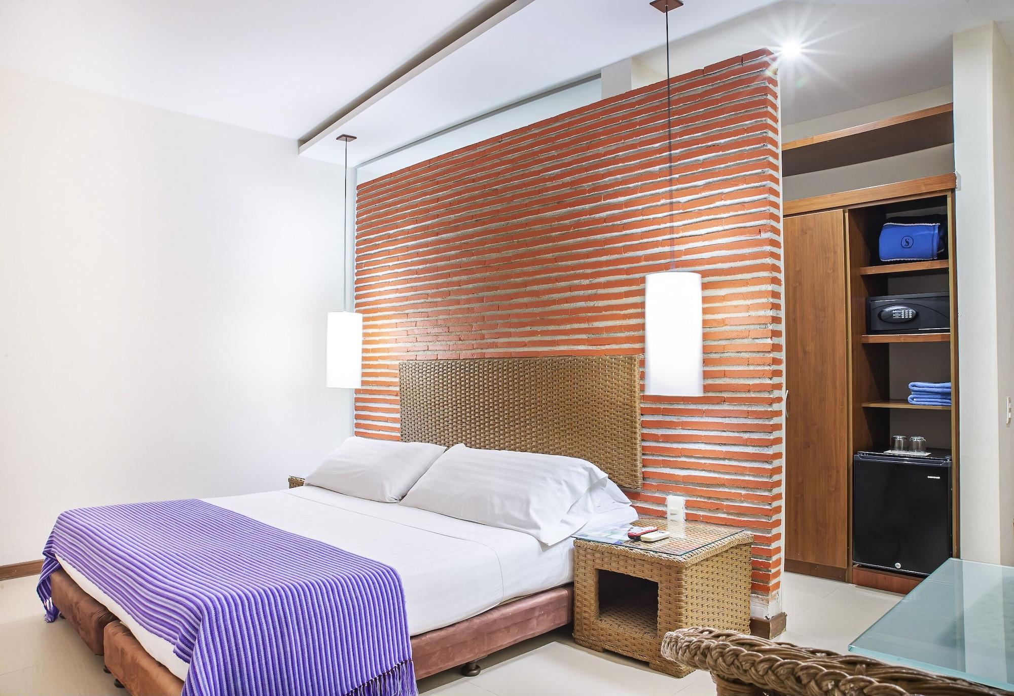 Santorini Hotel 4*