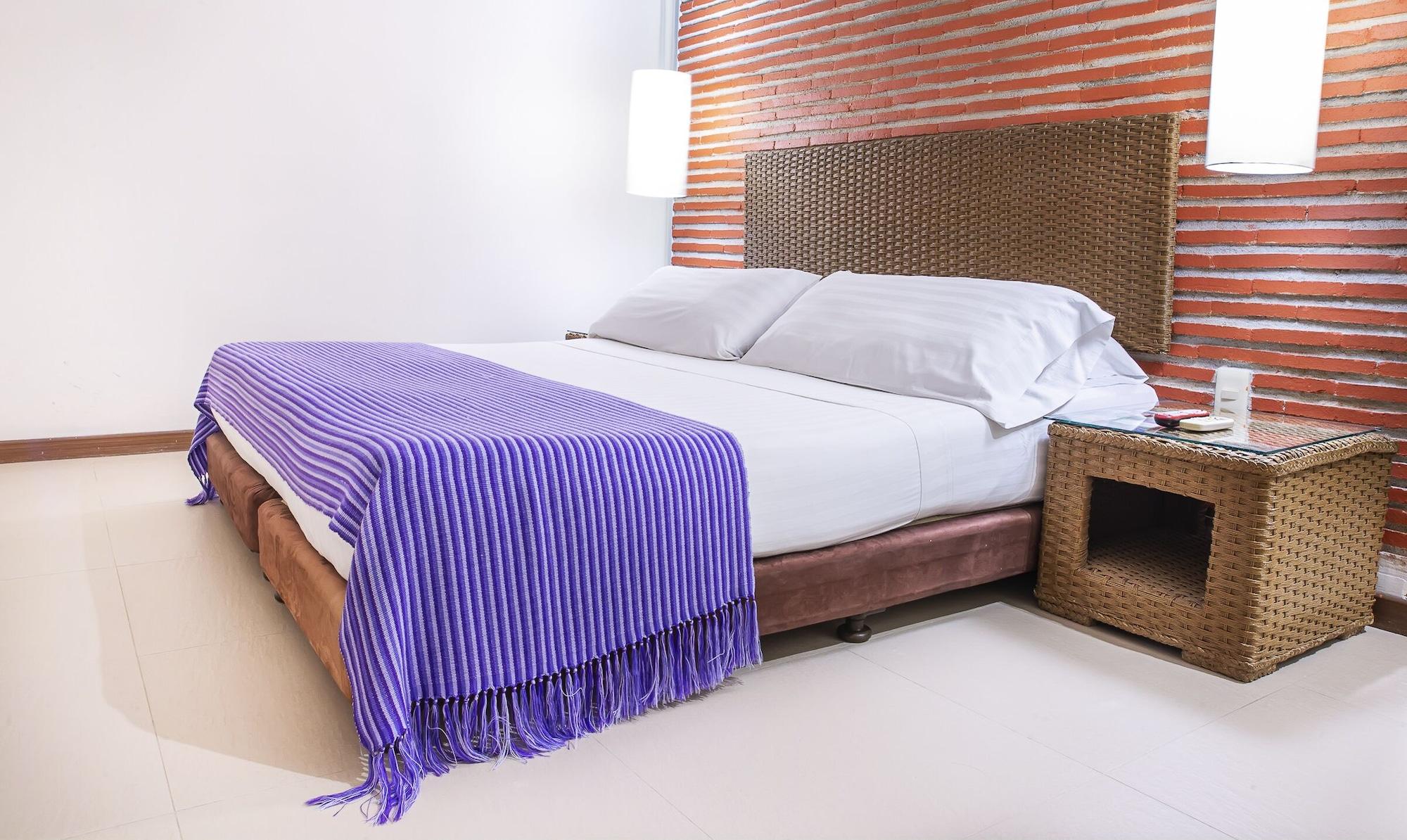 Santorini Hotel 4*